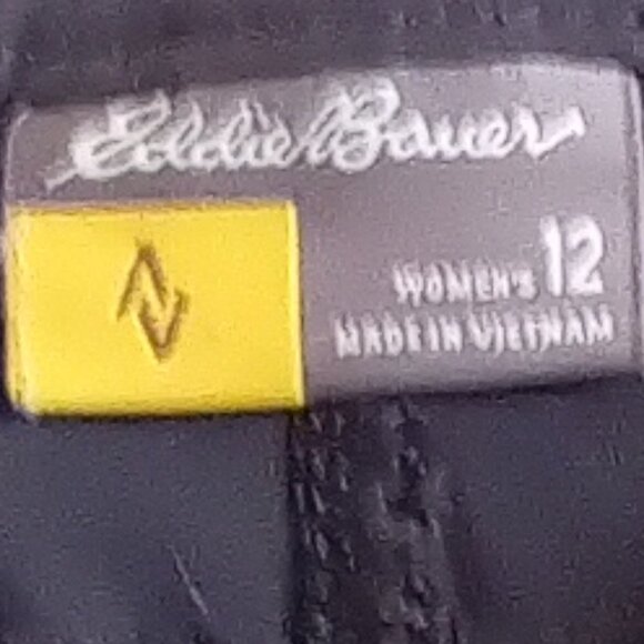 Women Shorts - Picture 2 of 2